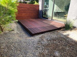Custom Red Hahogany Horizontal Fence & Red Balau Deck, Built and Stained by WoodFenceExpert.com, Los Angeles 90026